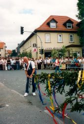 1999 Setzen der Fahne